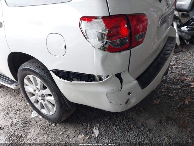 Toyota Sequoia Platinum 5.7l V8