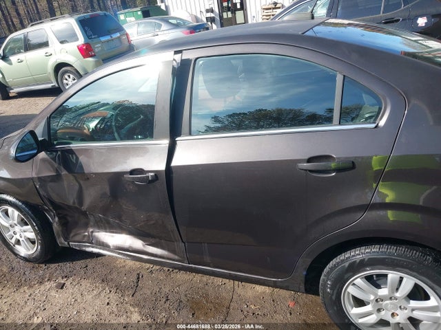 Chevrolet Sonic Lt Auto