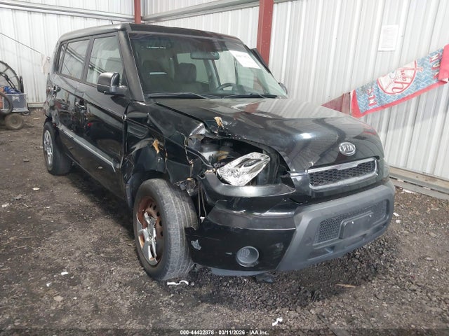 Salvage Kia Soul Image