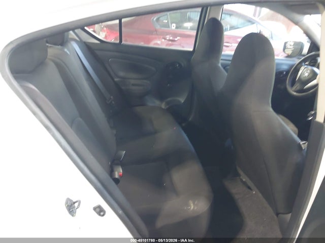 Nissan Versa 1.6 S