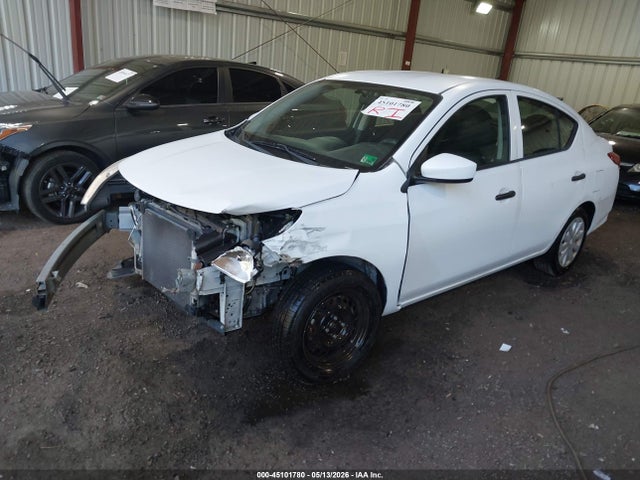 Nissan Versa 1.6 S