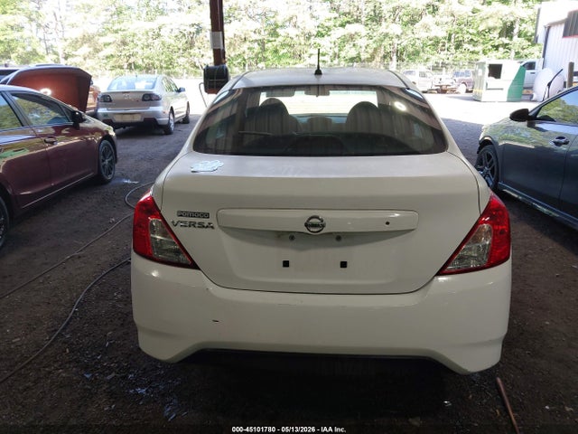 Nissan Versa 1.6 S