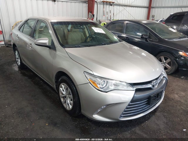 Salvage Toyota Camry Image