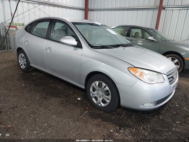 Salvage Hyundai ELANTRA Image