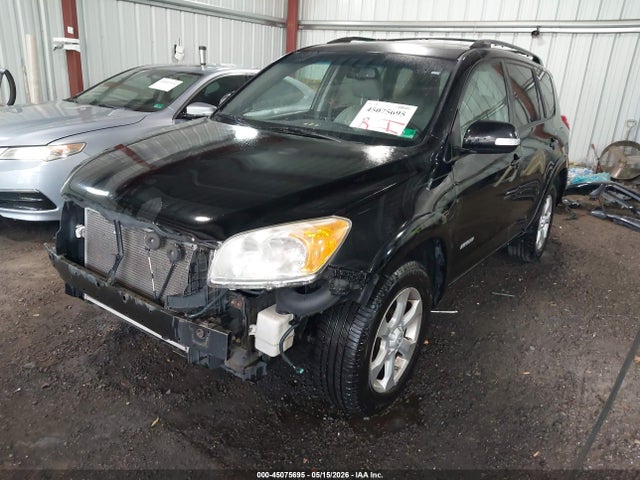 Toyota RAV4 Limited V6