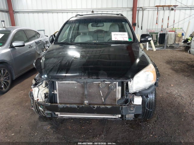 Toyota RAV4 Limited V6