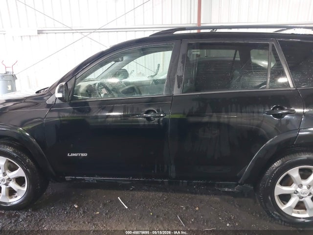 Toyota RAV4 Limited V6