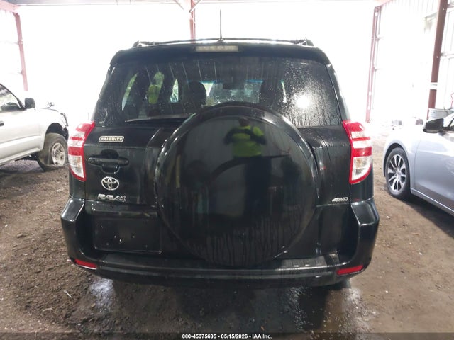 Toyota RAV4 Limited V6