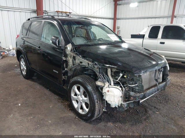 Salvage Toyota RAV4 Image