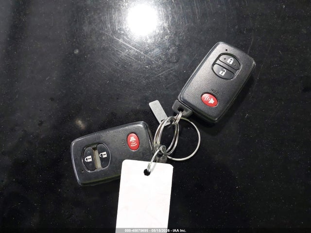 Toyota RAV4 Limited V6