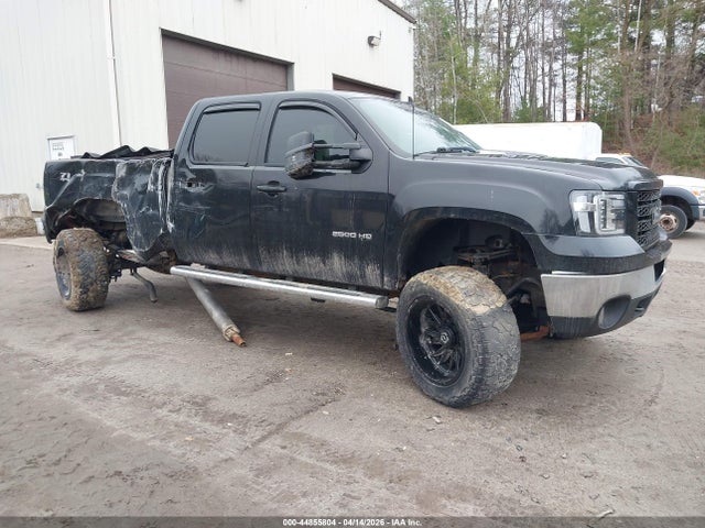 Salvage GMC Sierra 2500 Image