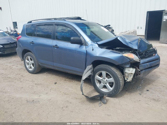 Salvage Toyota RAV4 Image