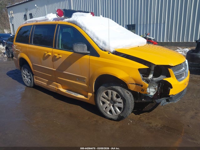 Salvage Dodge Grand Caravan Image