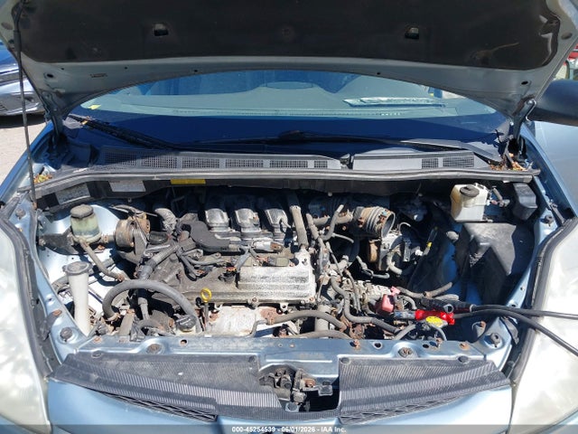 Toyota Sienna Le