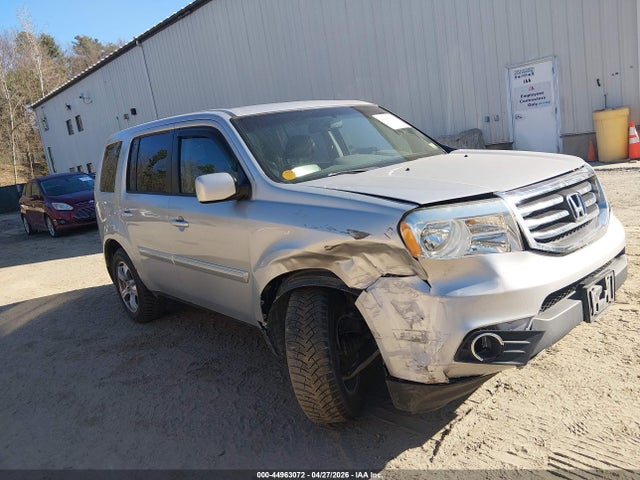 Salvage Honda Pilot Image