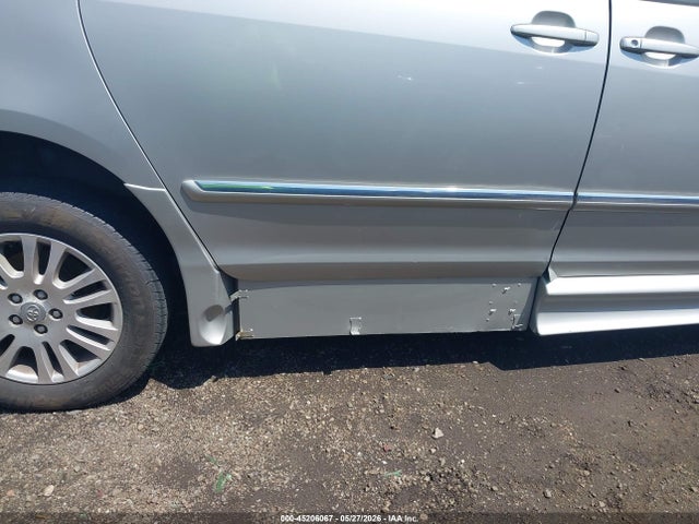 Toyota Sienna Limited