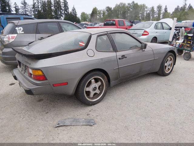 Porsche 944 S