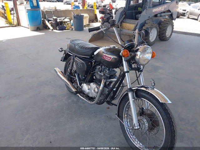 Salvage Triumph Bonneville Image