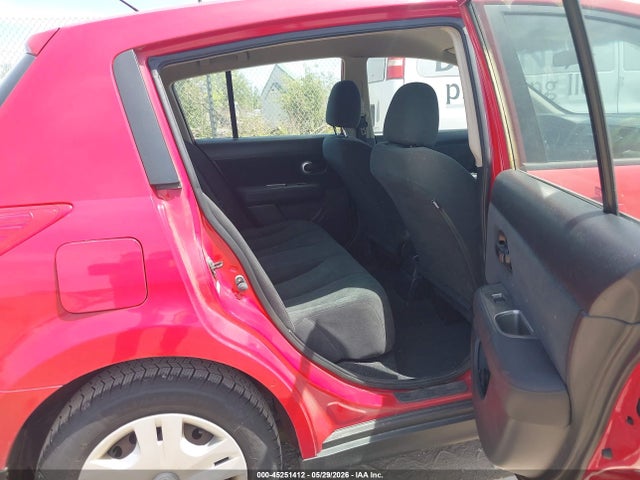 Nissan Versa 1.8 S