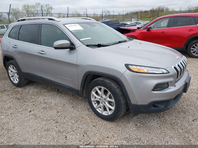 Salvage Jeep Cherokee Image