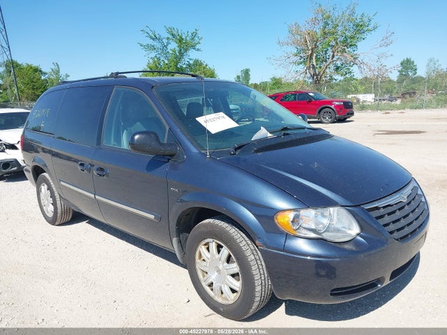 Salvage Chrysler Town & Country Image
