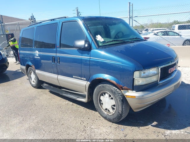 Salvage GMC Safari Image