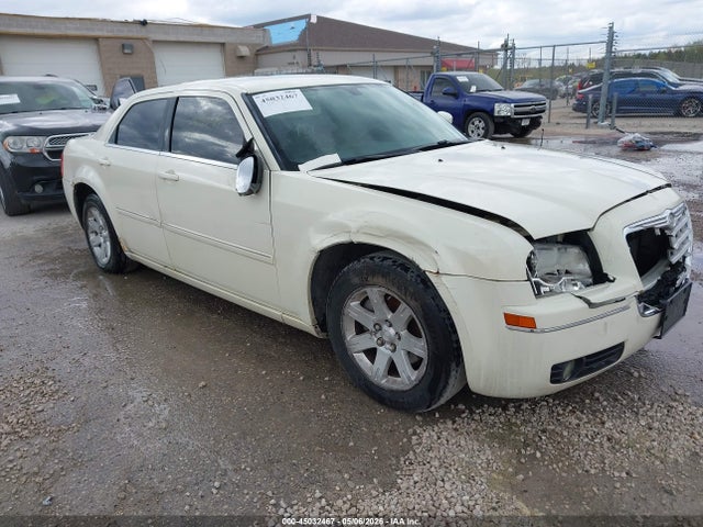 Salvage Chrysler 300 Image
