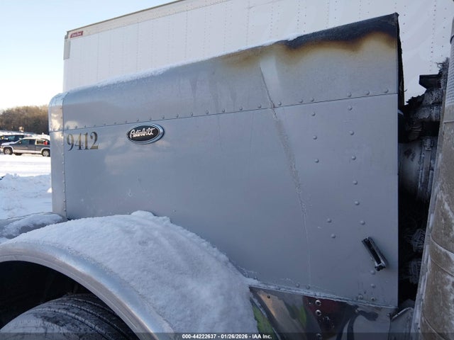 Peterbilt 379