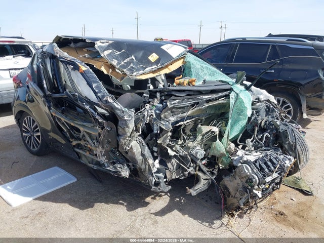 Salvage Nissan Kicks Image