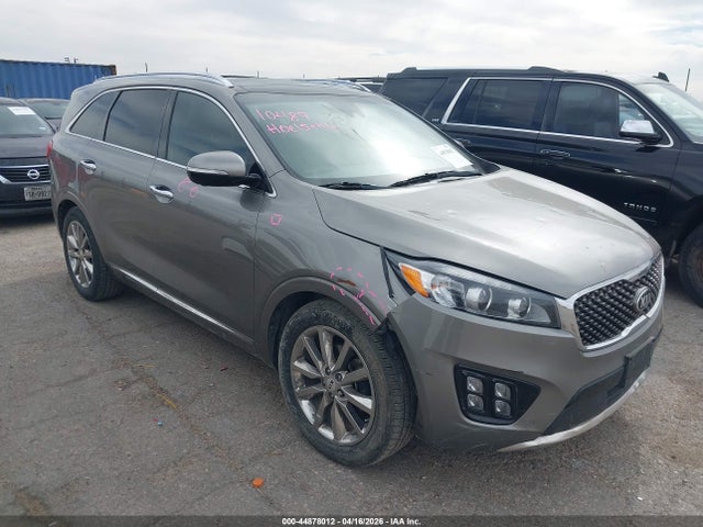 Salvage Kia Sorento Image