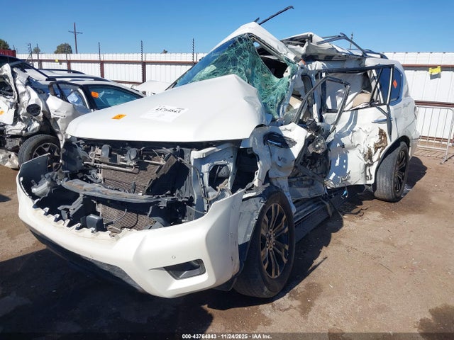 Nissan Armada Platinum