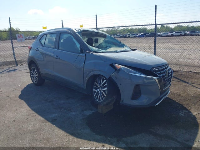 Salvage Nissan Kicks Image