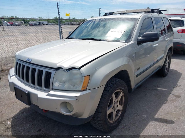 Jeep Grand Cherokee Laredo