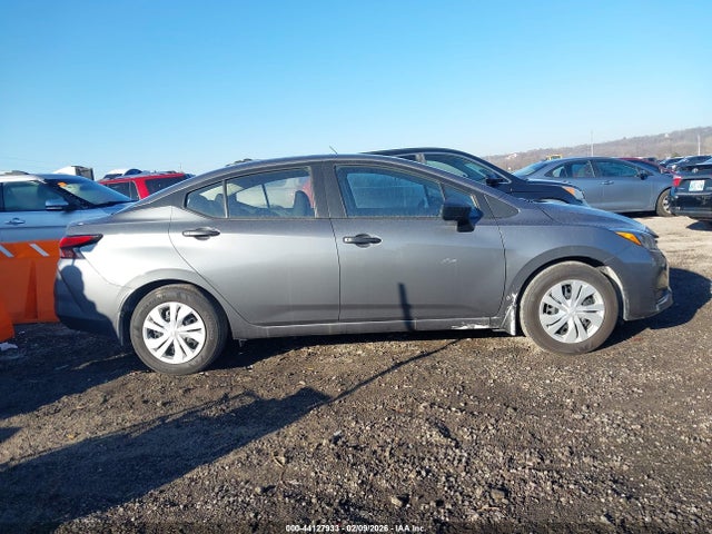 Nissan Versa 1.6 S