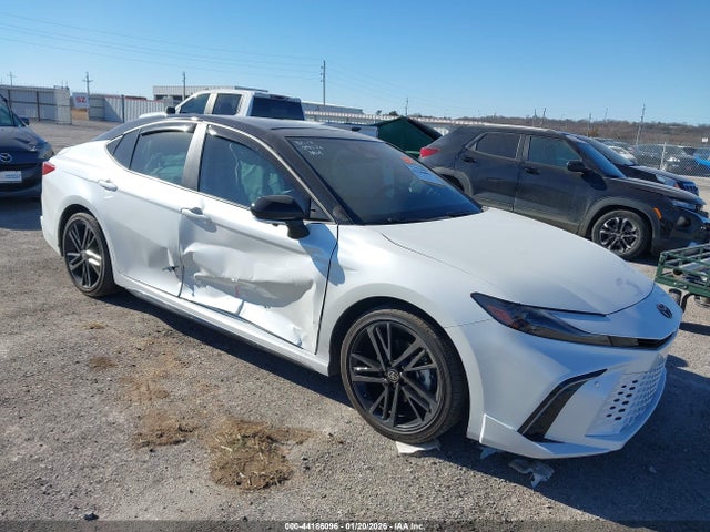 Salvage Toyota Camry Image