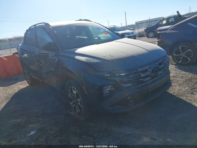 Salvage Hyundai TUCSON Image
