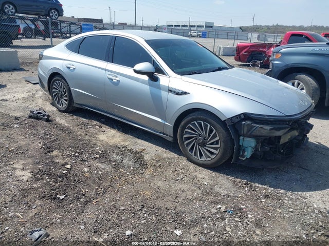Salvage Hyundai SONATA Image