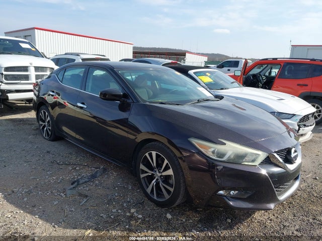 Salvage Nissan Maxima Image