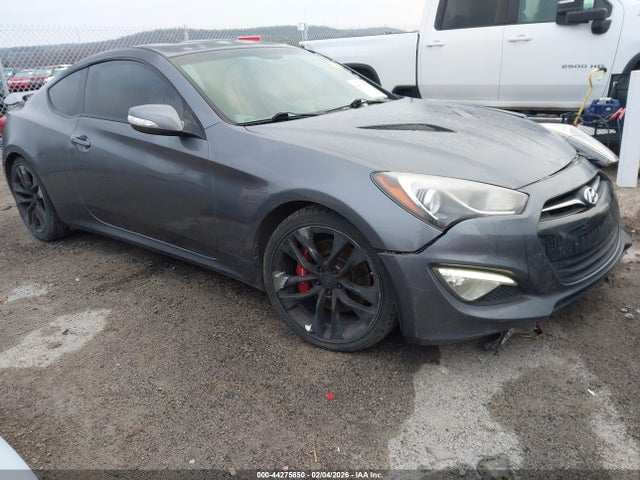 Salvage Hyundai Genesis Image