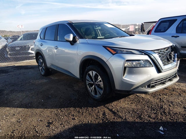 Salvage Nissan Rogue Image