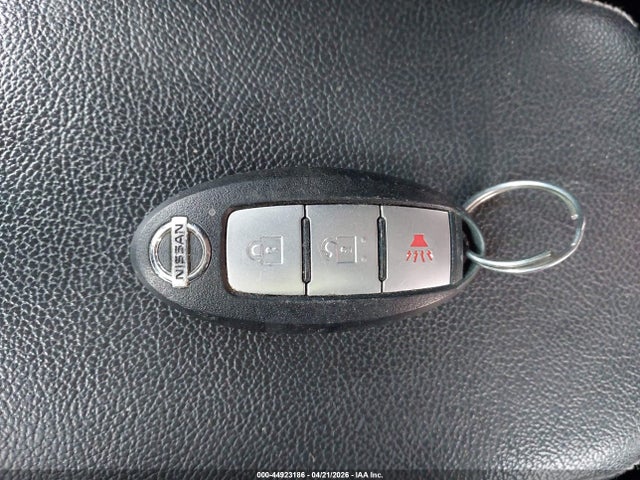 Nissan Kicks S