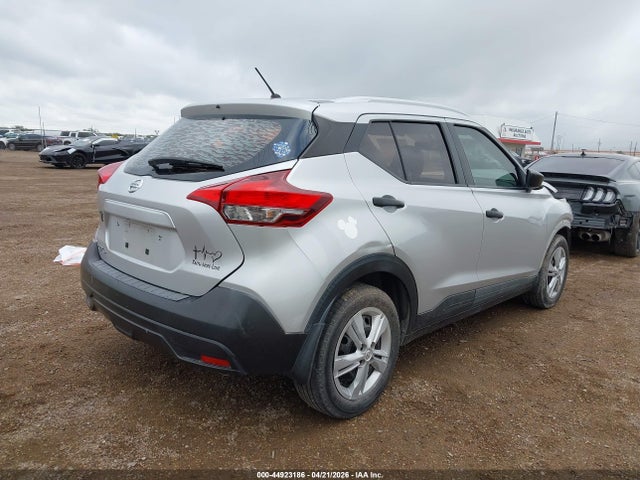 Nissan Kicks S