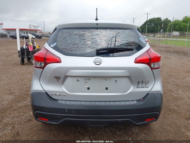 Nissan Kicks S