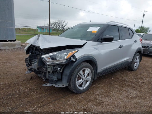 Nissan Kicks S