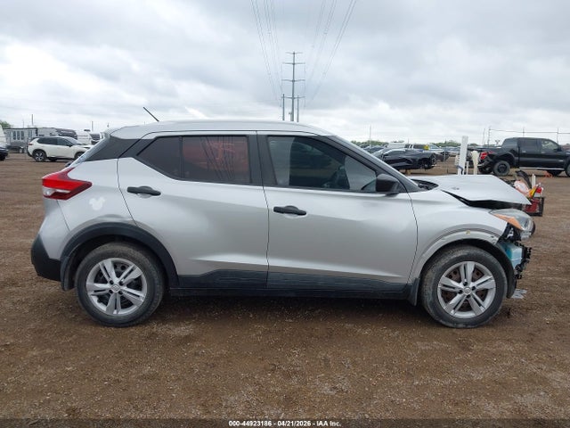 Nissan Kicks S