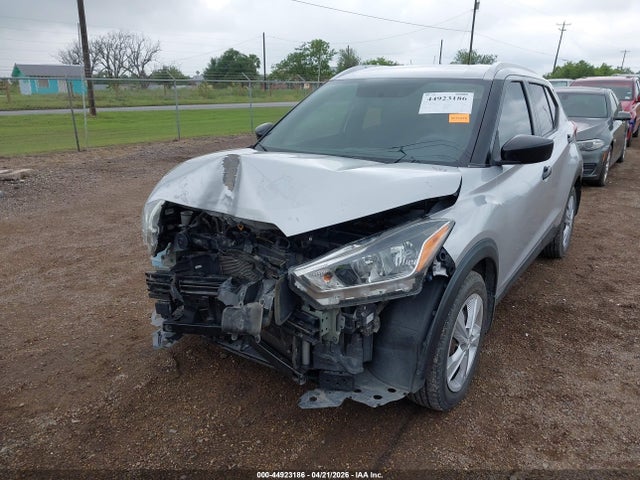 Nissan Kicks S
