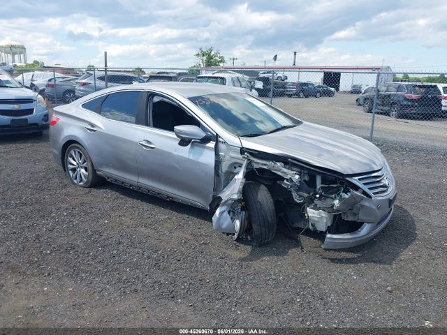 Salvage Hyundai Azera Image
