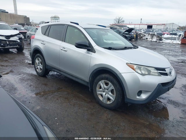 Salvage Toyota RAV4 Image