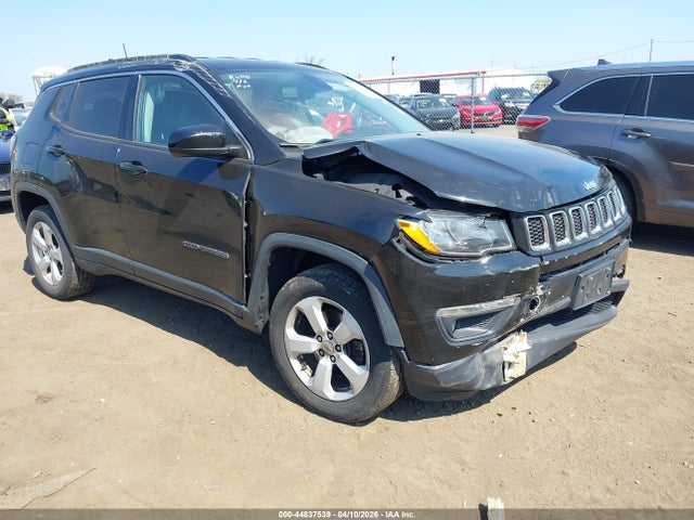Salvage Jeep Compass Image