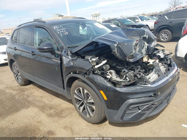 Salvage Volkswagen Tiguan Image